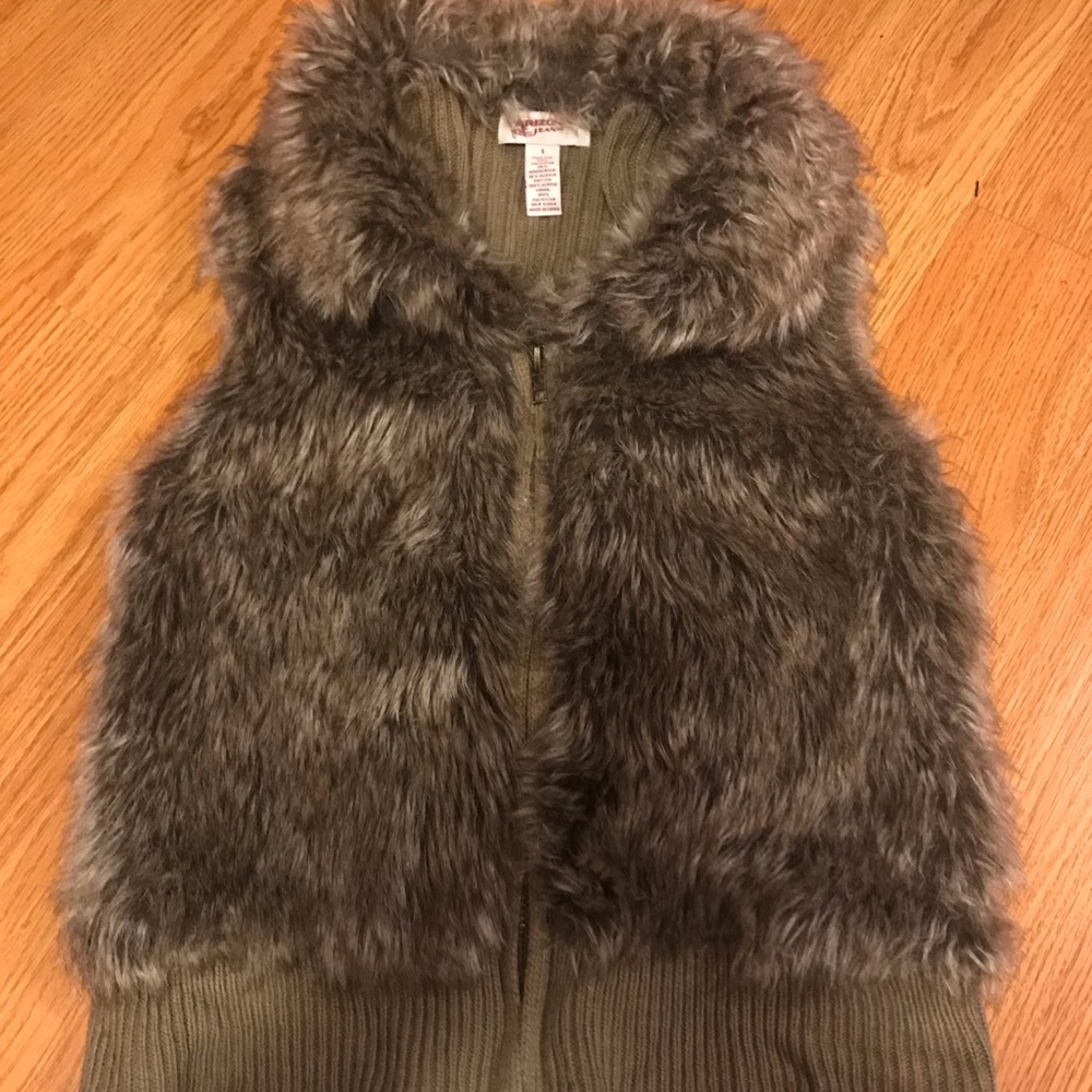 5 for $10 💙💙Arizona faux fur vest